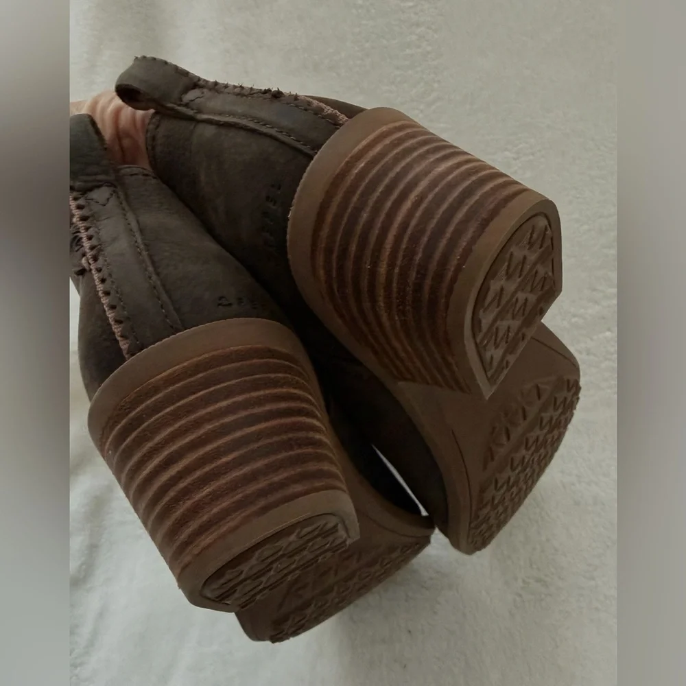 Teva Anaya Waterproof Dark Brown Leather Size 7.5 Ankle Booties NEW